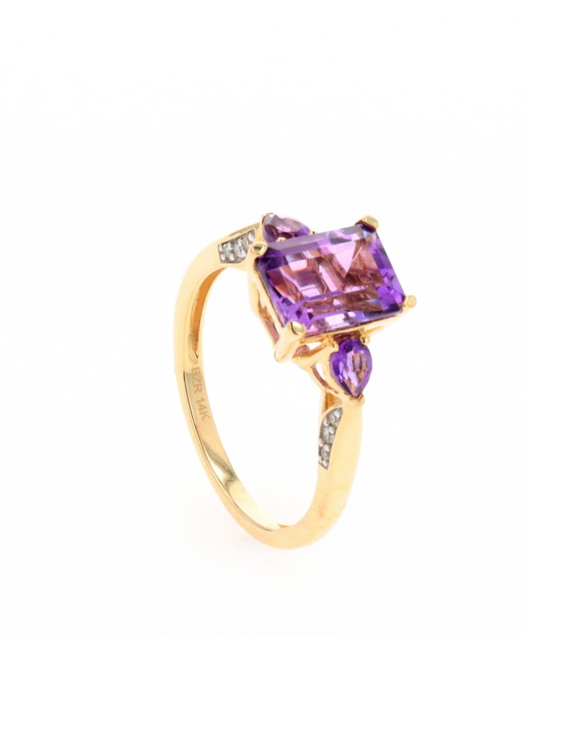 Anillo de oro amarillo 14k con 10 pts de diamante y amatista