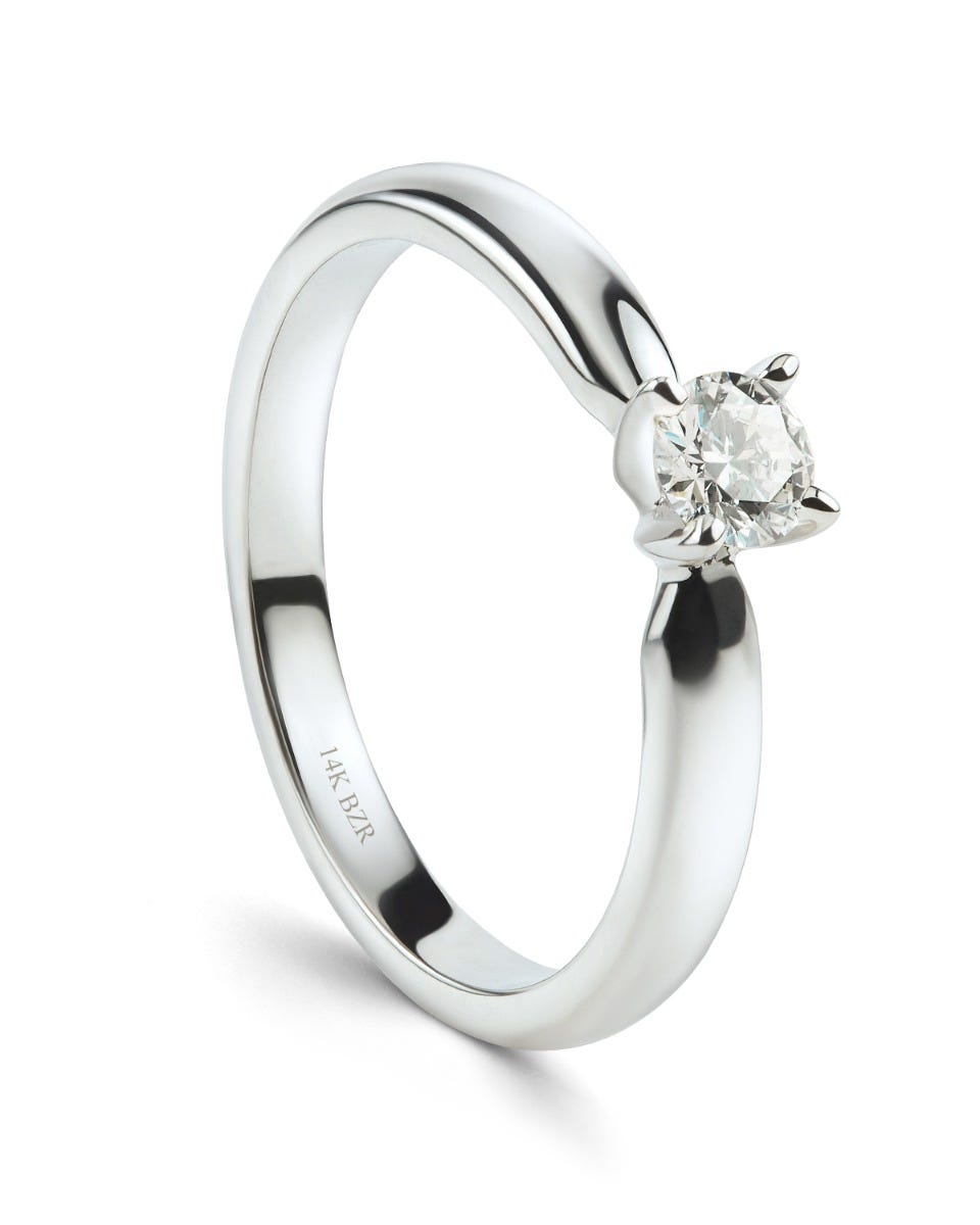 Anillo de oro blanco con diamante
