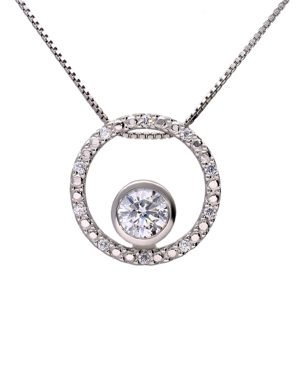 dije hecho de oro blanco circulo con zirconias en su circunferencia y una grande al centro 