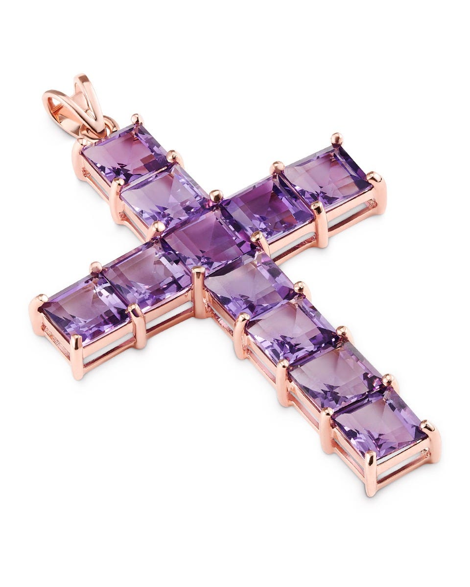 Dije largo de oro rosa 14K con amatista, ideal para realzar tu estilo.
