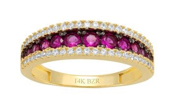 Anillo con piedras rosas
